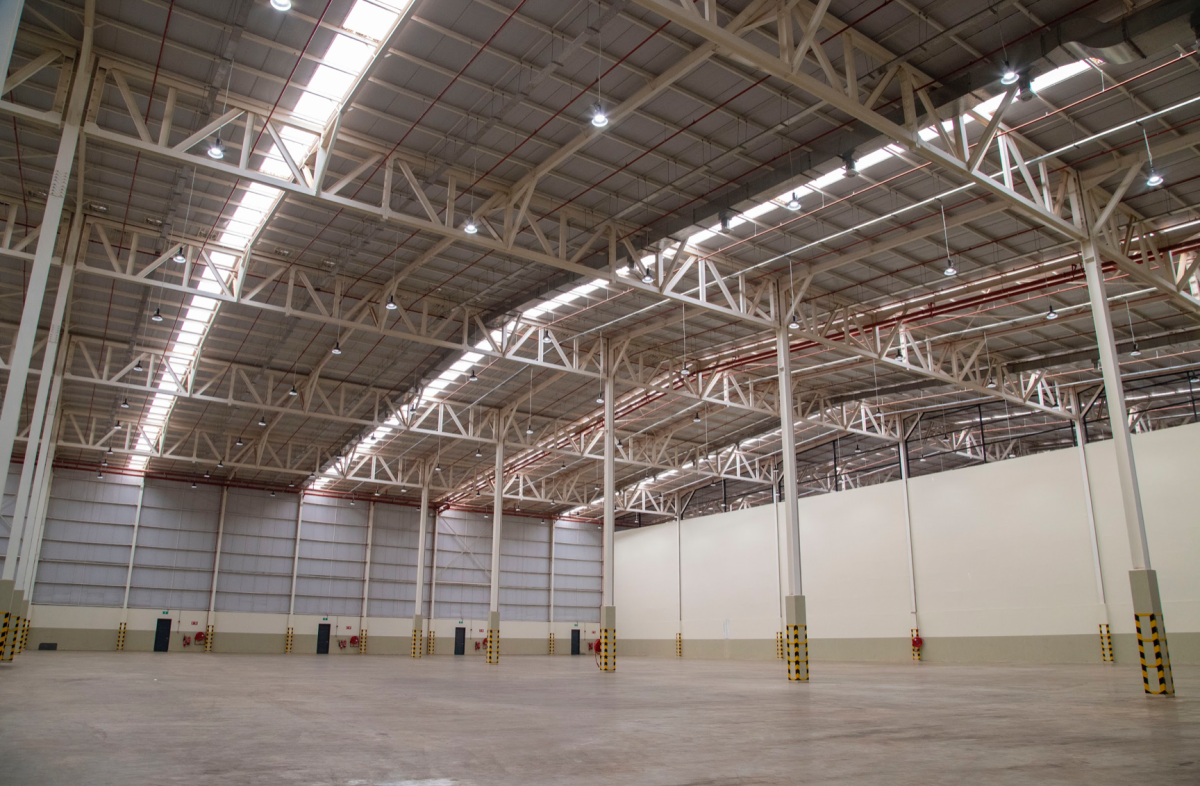Sustainability in warehousing: LED lighting systems in a warehouse 